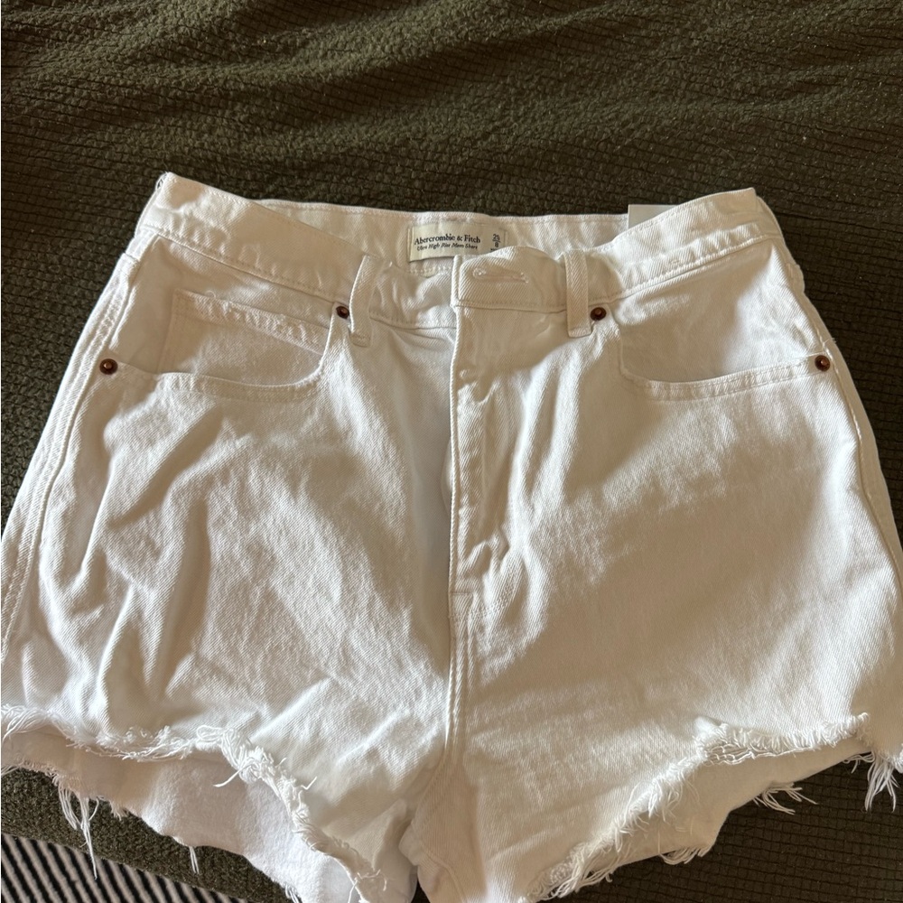 Abercrombie & Fitch Mid Rise Boyfriend Shorts